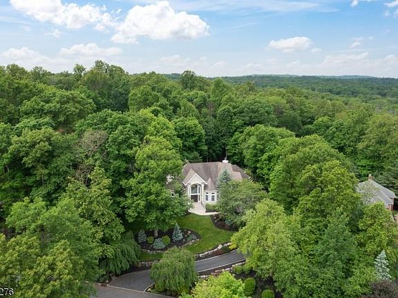 5th image of 3 Sherwood Ct
