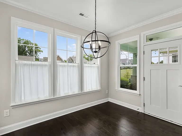 18 Cottage Knoll Cir — Photo 6