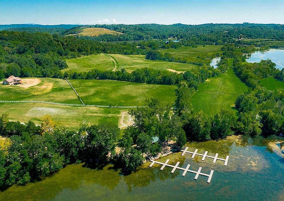 2nd image of Butterfly Cove Trl