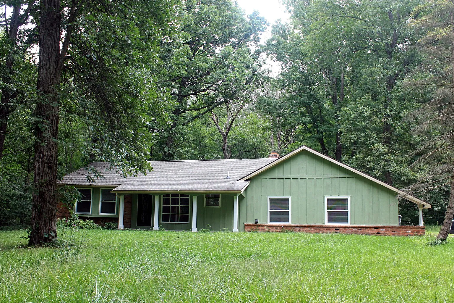 103 S Hughes Rd photo 1