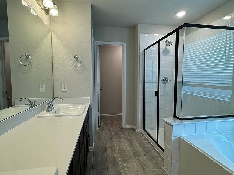 6033 Seguin Ct — Photo 12