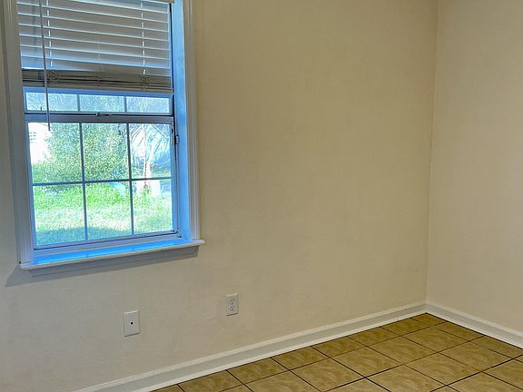 5th image of 171 Dawn Lauren Ln