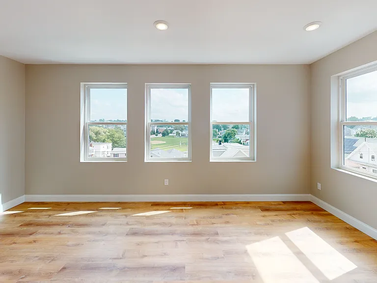 100 Revere St — Photo 69