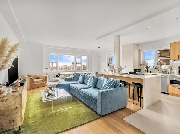 60 E 8th St APT 21N, New York, NY 10003
