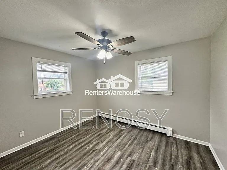 110 NW College Ave #8 — Photo 6