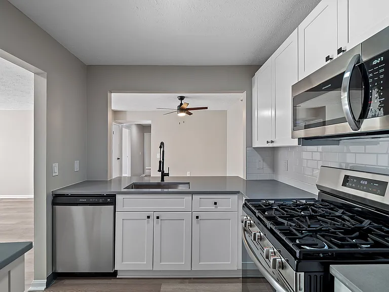 Cherry Tree Village Apartments — Photo 212