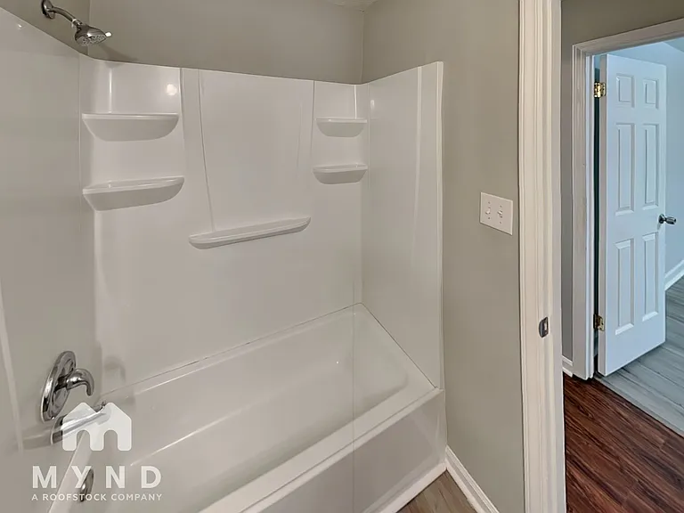112 Pineview Ct — Photo 16