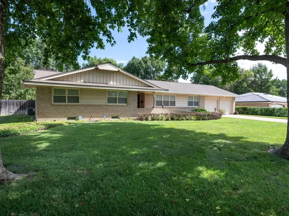 7842 E Killarney Pl, Wichita, KS 67206