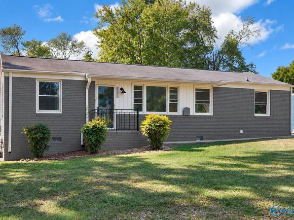 2205 E Arbor Dr NW, Huntsville, AL 35811