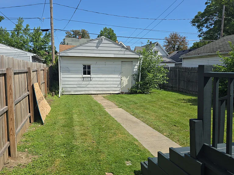 441 E Hudson St — Photo 12