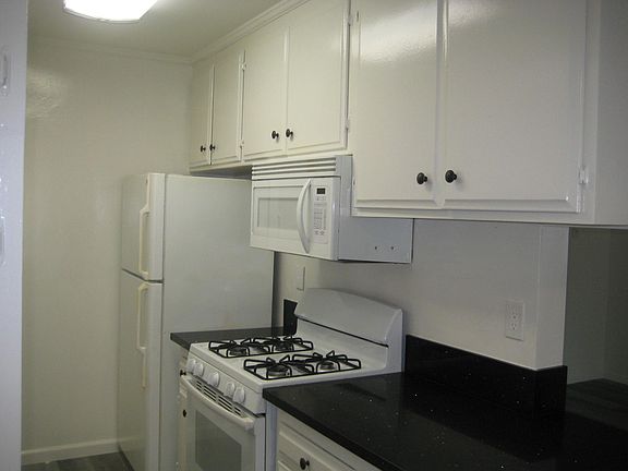 2nd image of 4521 Colfax Ave APT 106