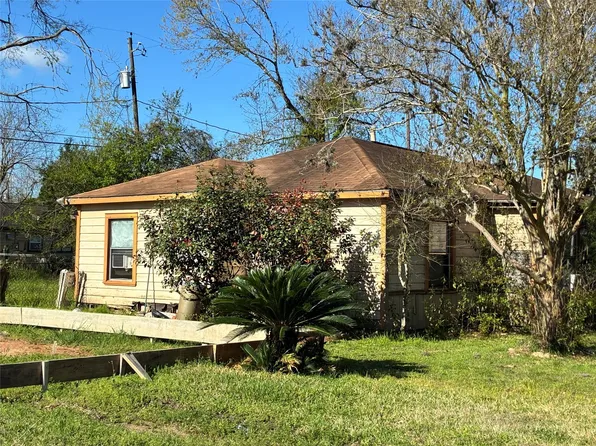 5226 Longmeadow St, Houston, TX 77033