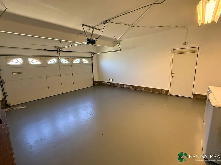 2504 Tipperary Ave — Photo 28