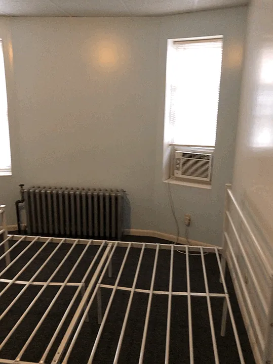 3 bed, 900 sqft, $2,700 — Photo 4