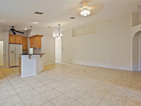 5th image of 90 Twin Lake Cir