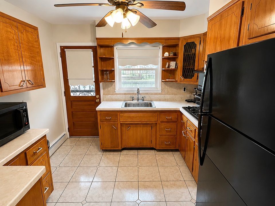 1st image of 61 Mansion Ave #1