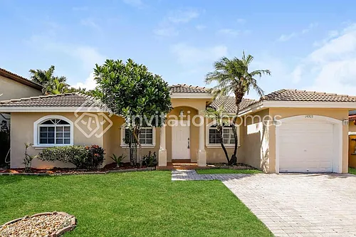 14305 SW 164th Ter Photo 1