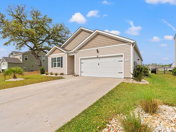 3rd image of 939 Irving Dr.