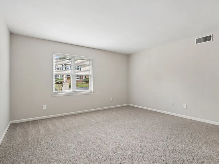 The Highlands Apartments — Photo 16