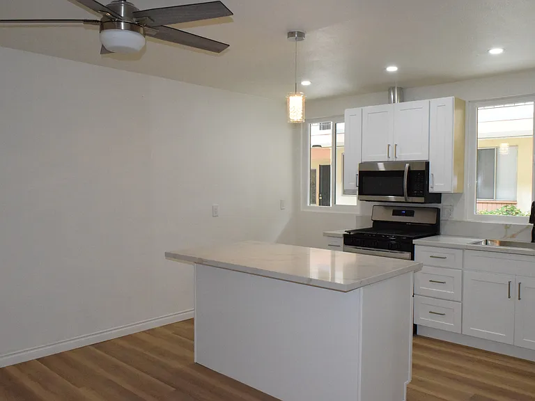 1148 W Civic Center Dr #12 — Photo 7