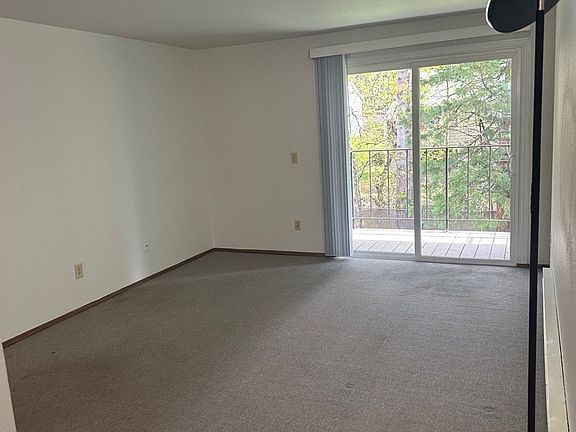 4th image of 10010 SW Hall Blvd Unit 3