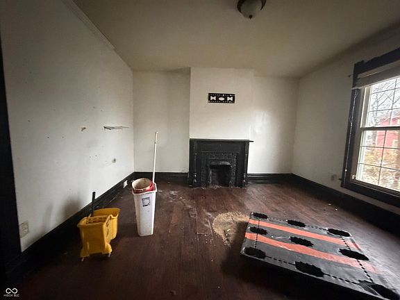 3rd image of 214 S 8th St