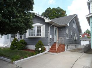 10749 106th St, Ozone Park, NY 11417