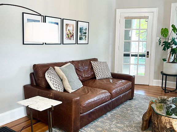5th image of 3204 Observatory Ave #1