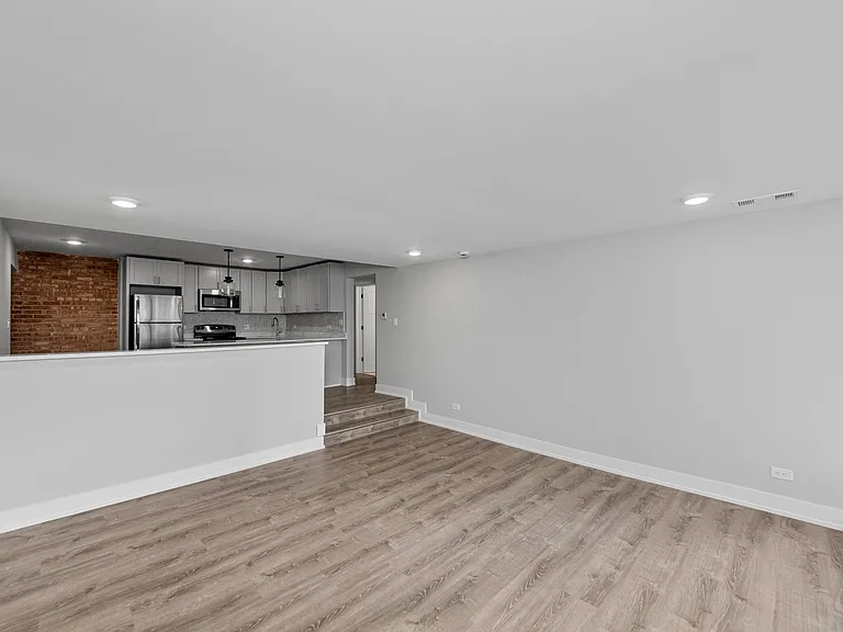 1221 N Lasalle St #C5 — Photo 3