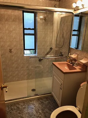 Sold by REMAX Elite | media 13