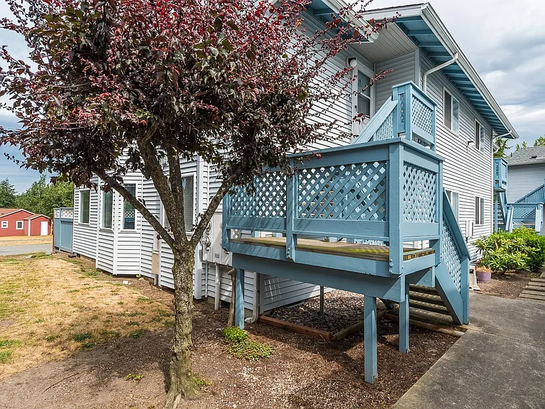 730 SE 8th Ave #D101 — Photo 1
