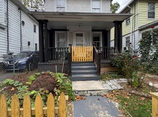 94 Lilac St #1, New Haven, CT 06511