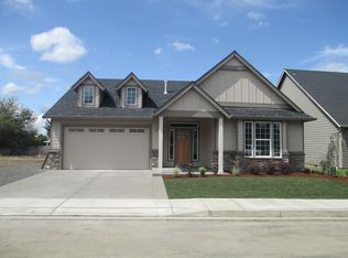198 Finneys Ave, Molalla, OR 97038