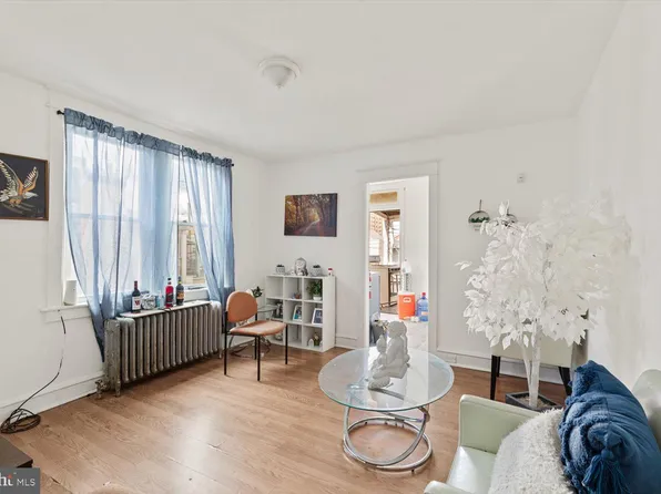 1041 Buttonwood St, Reading, PA 19604