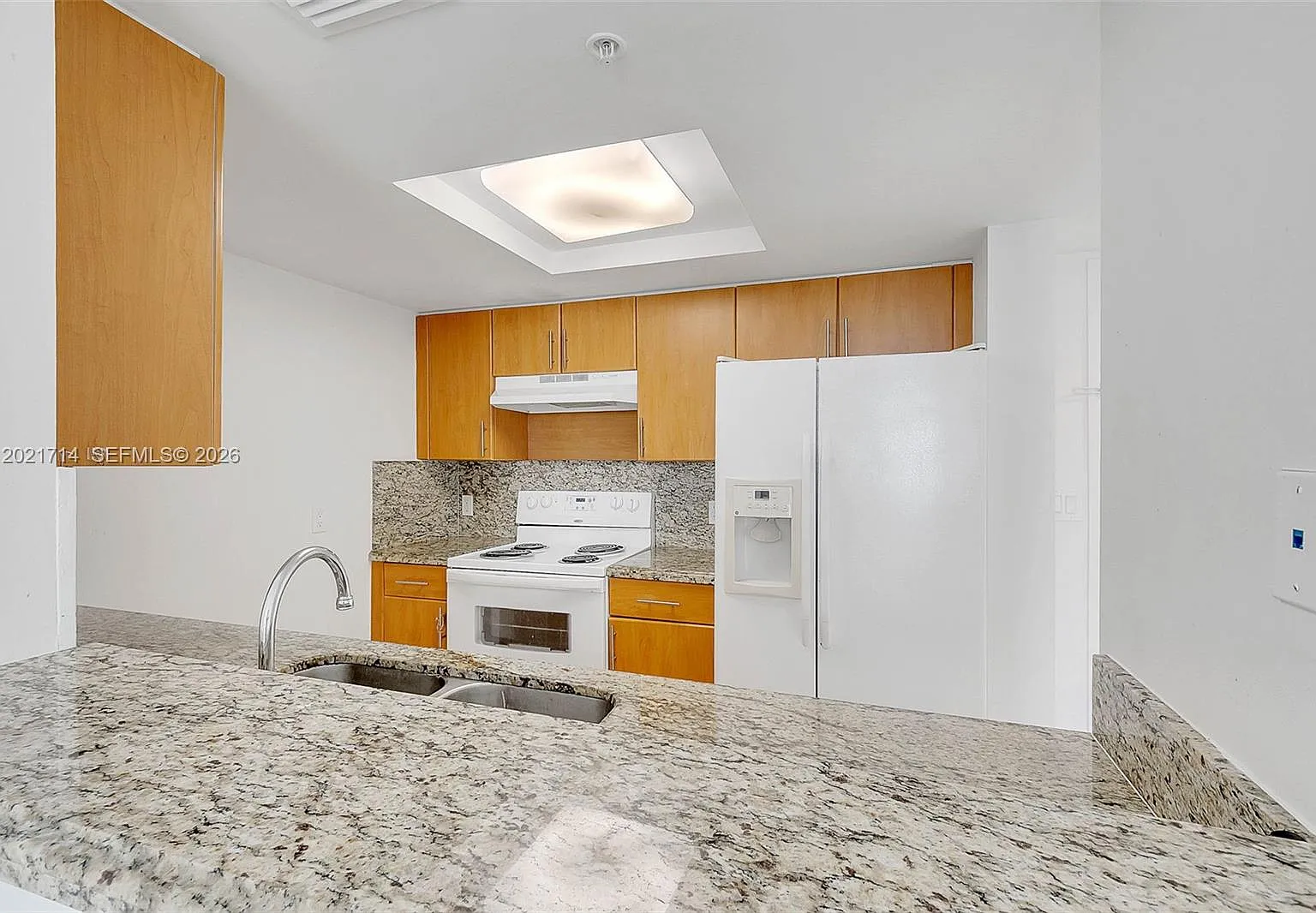 Coral Pointe Condo — Photo 4
