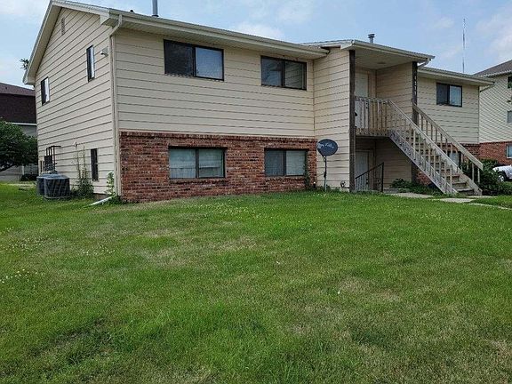 2nd image of 1311 N Dakota Ave