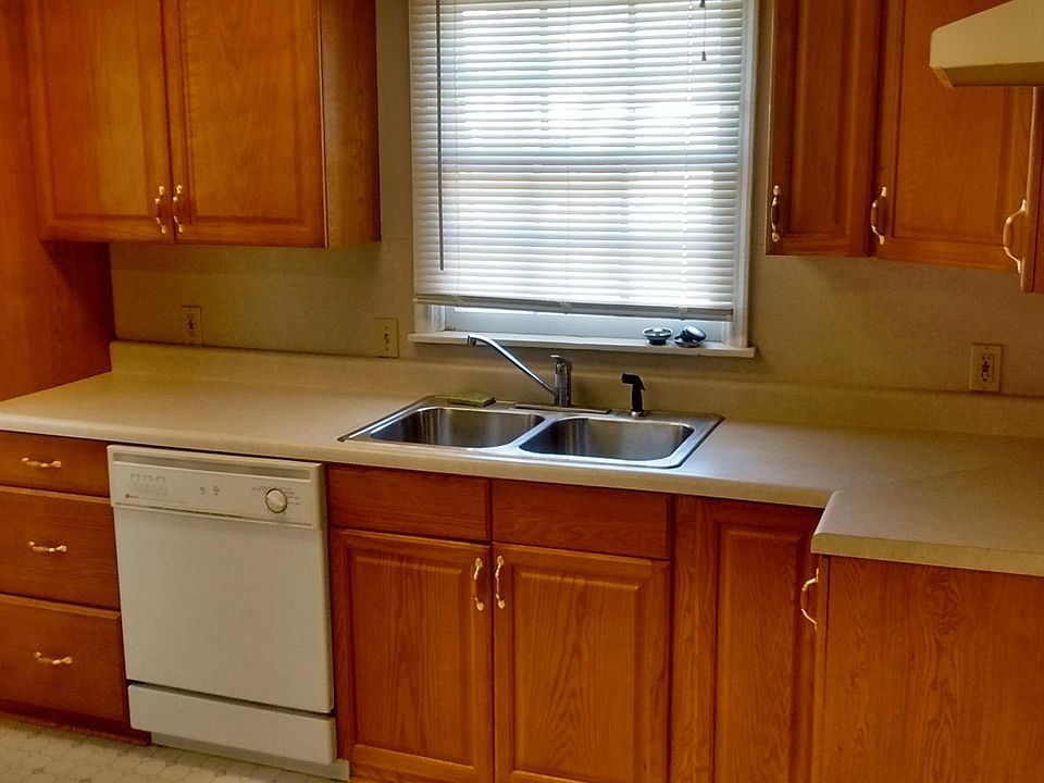 2nd image of 2306 N Xanthus Ave