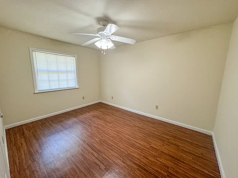 1665 Mayhew St — Photo 14