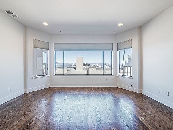 3rd image of 2140 Hyde St #201
