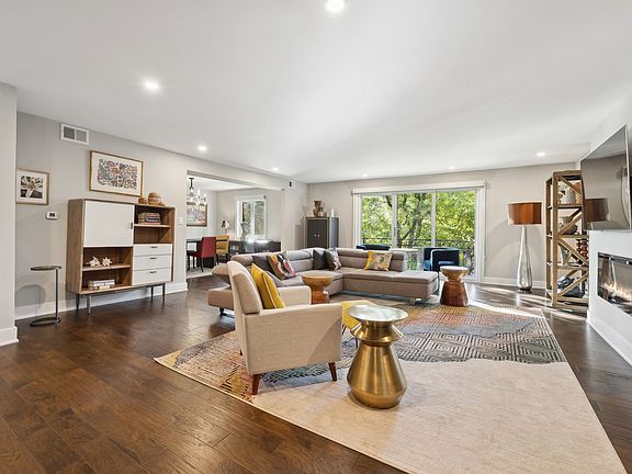 3rd image of 1005 Bonnie Brae Pl APT 4E