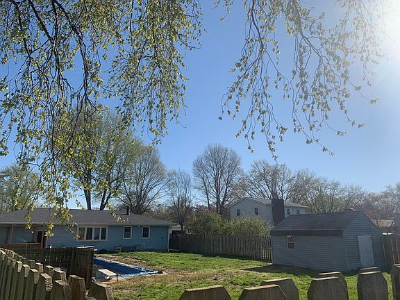 3rd image of 3608 Debbie Dr