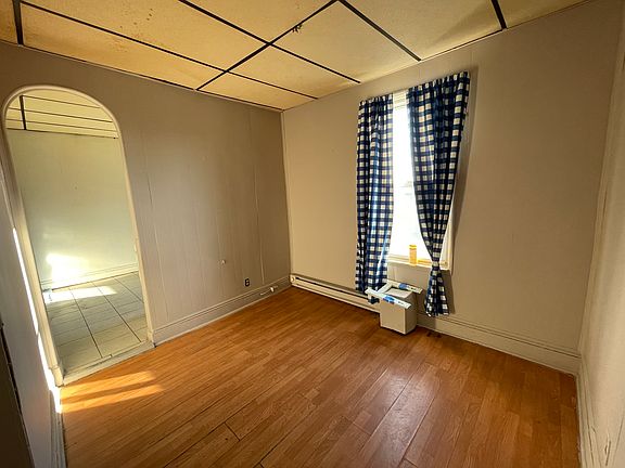 4th image of 2039 E Moyamensing Ave Floor 3