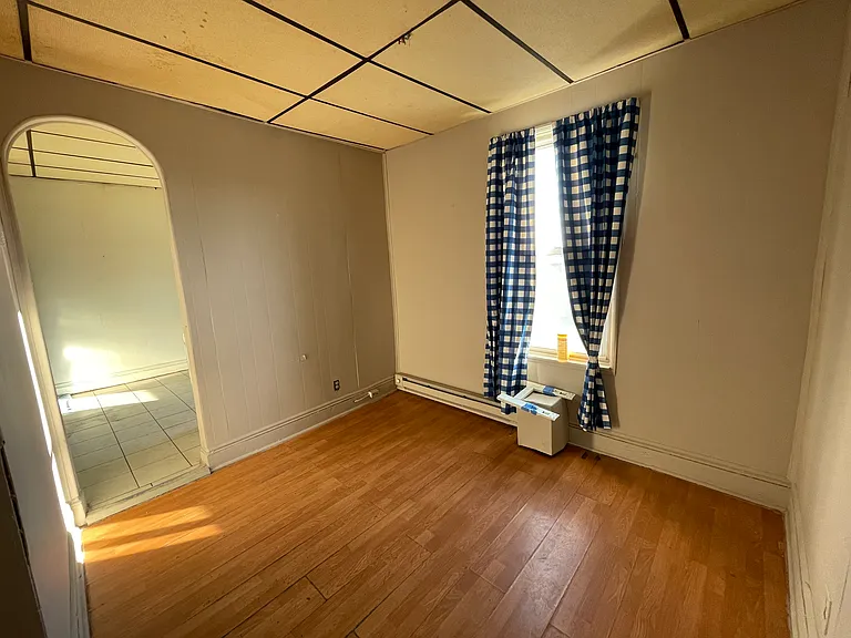 2039 E Moyamensing Ave #3 — Photo 4