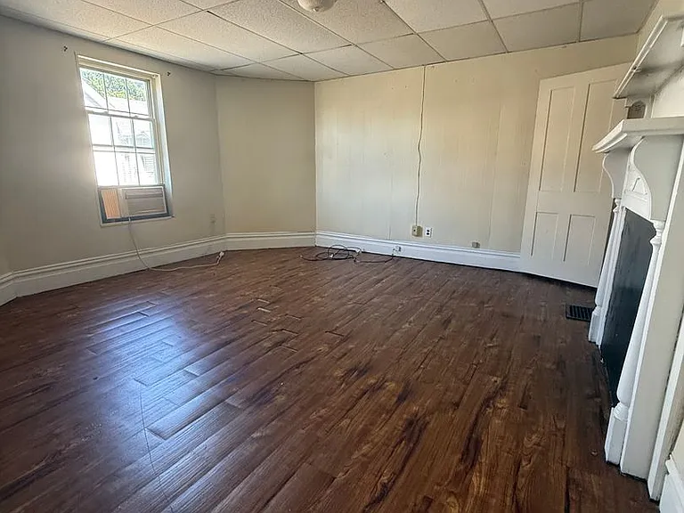 382 Forest Avenue — Photo 3