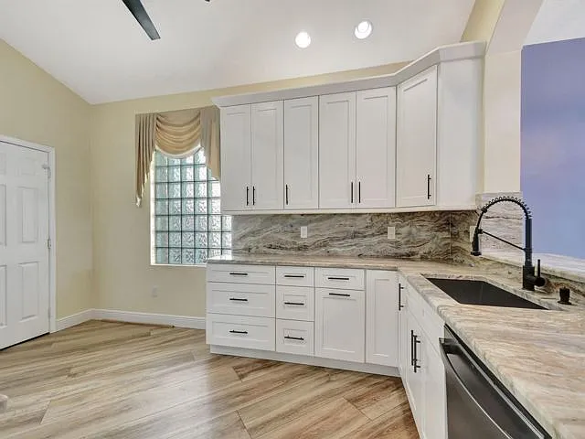6172 Oak Bluff Way — Photo 10