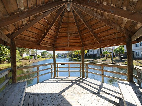 3rd image of 26 Emerald Bay Dr