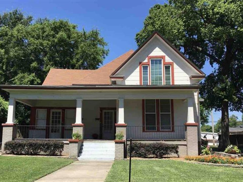 1st image of 1217 Pecan St