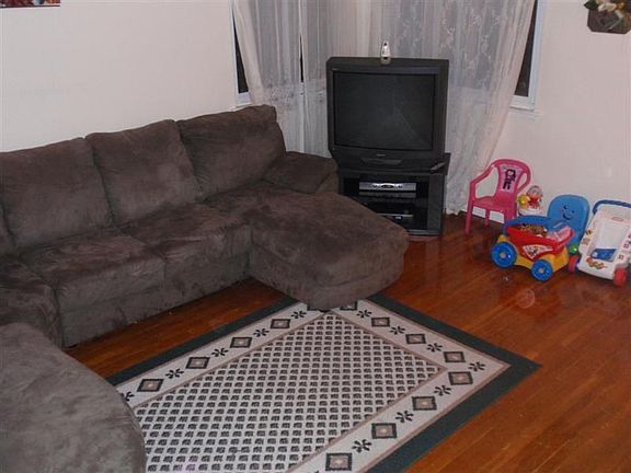 5th image of 1444 E 104th St