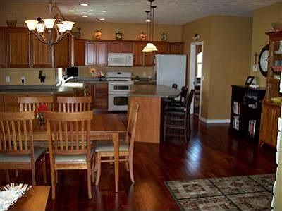 3rd image of 575 Augusta Dr