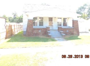 712 6th St, Carmi, IL 62821